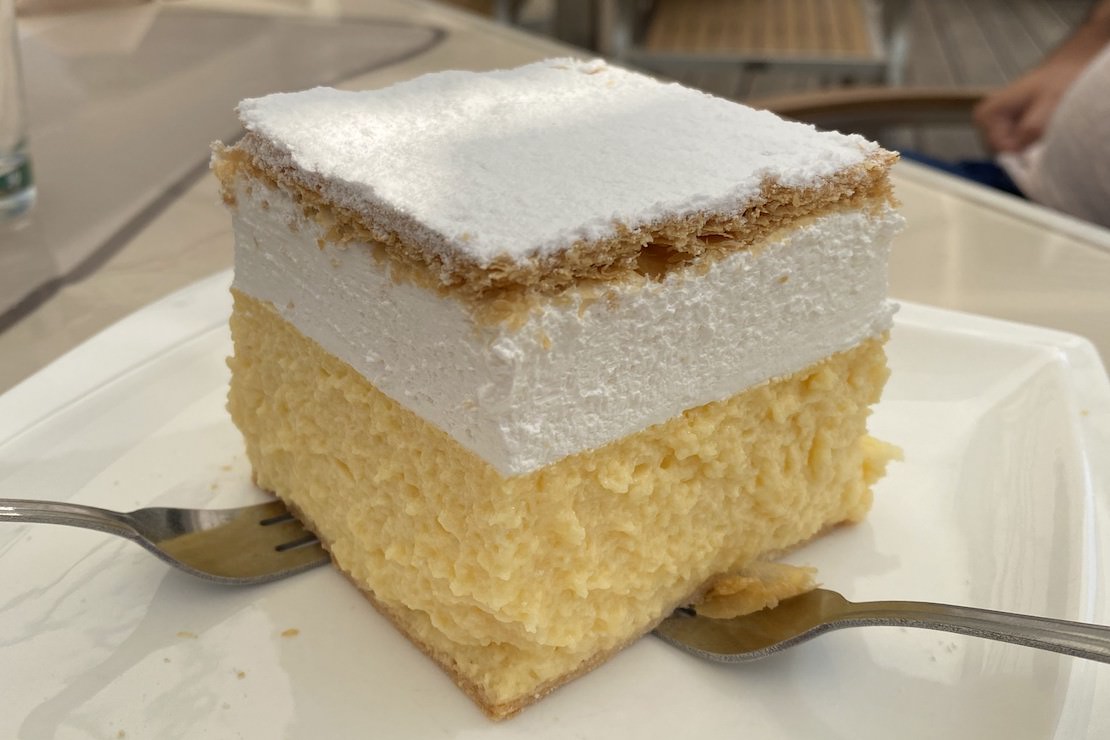 Recette de la Kremšnita, le fameux gâteau de Bled, en Slovénie