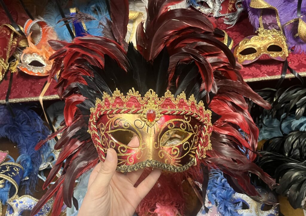 Masque de Carnaval comme souvenir de Venise