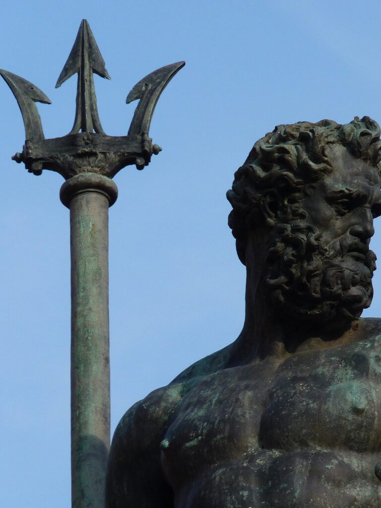 Trident de la fontaine de Neptune sur la Piazza Maggiore